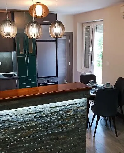 아파트 Tajna037 쿠르셰바츠